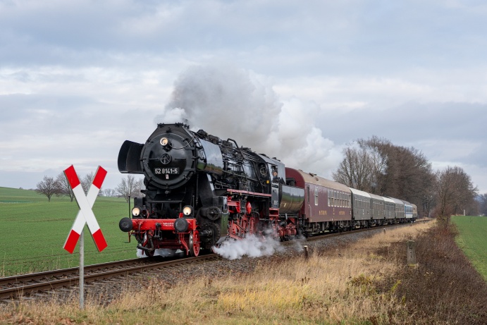 52 8141 mit dem OSEF-Sonderzug bei Drausendorf